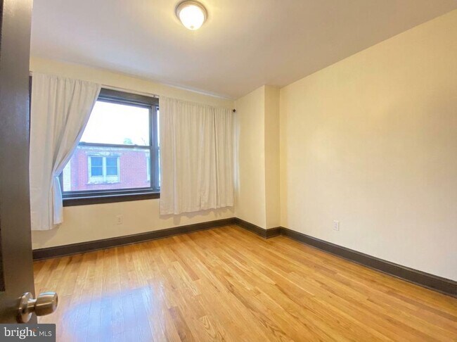 Building Photo - 1839 N Bouvier St