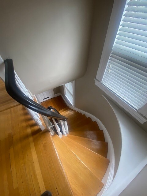 Building Photo - 13 Saint James St