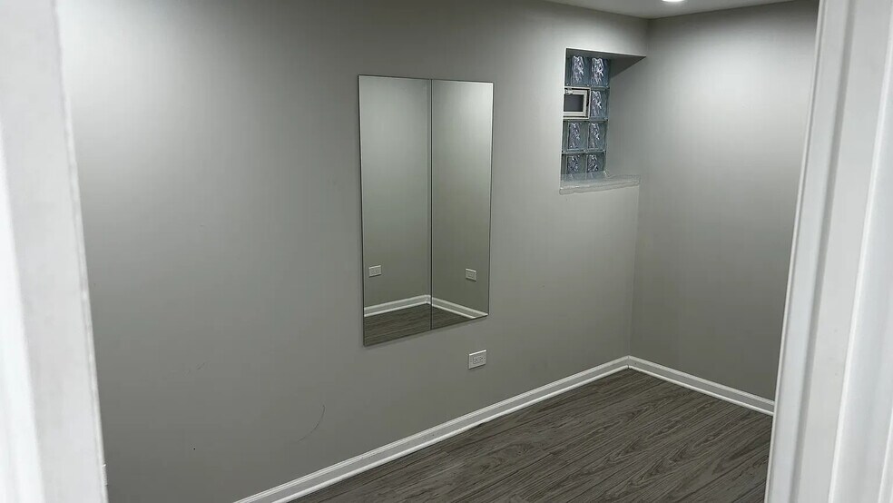 Building Photo - 2629 W 35th St