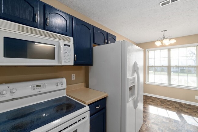 Building Photo - 1265 Silver Star Dr