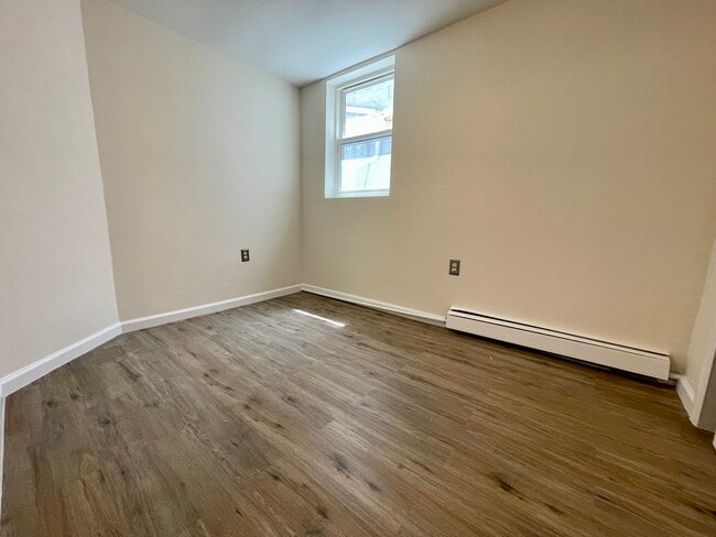 Building Photo - 1820 Albany Ave