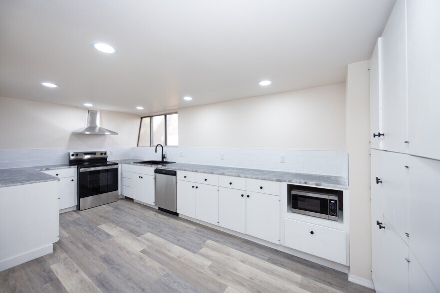 Building Photo - 109 N 10th St