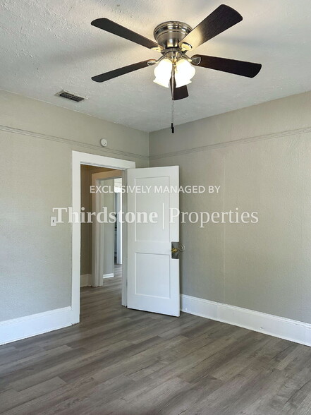 Building Photo - 2903 Dignan St