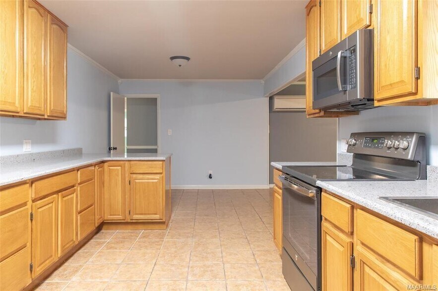 Building Photo - 826 Greg Dr