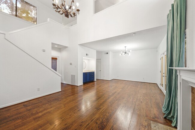 Building Photo - 2555 Bering Dr
