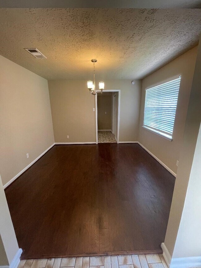 Building Photo - 10306 Twin Hills Ct