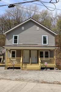 Building Photo - 489 Evergreen Rd