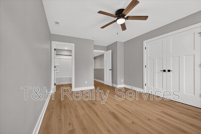 Building Photo - 623 W 39th St
