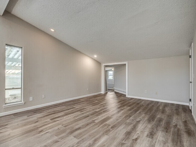 Building Photo - 6409 Miles Ln