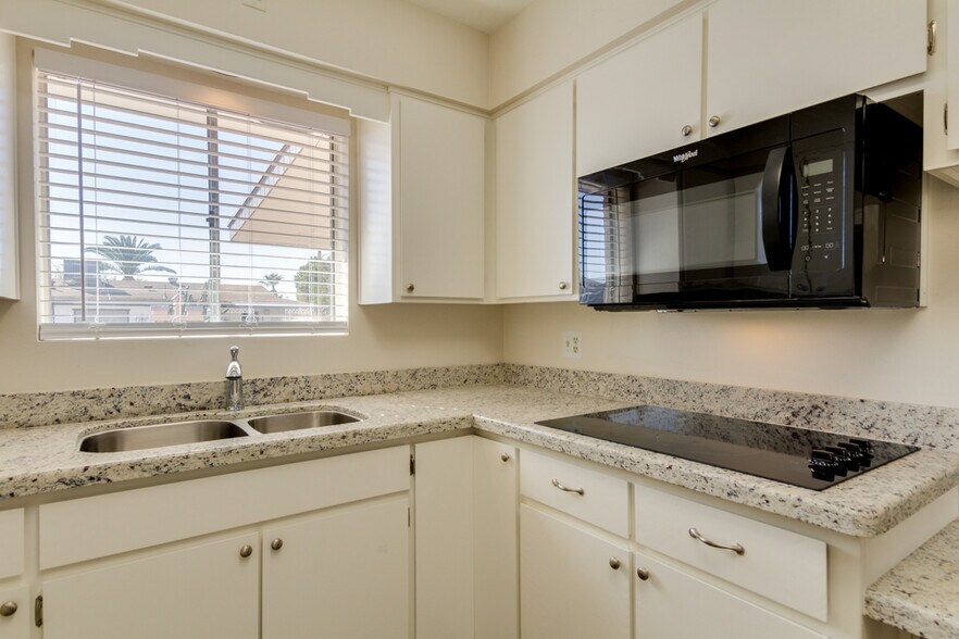 Building Photo - 5333 E Adobe Rd