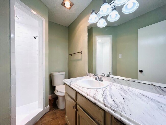 Building Photo - 12300 Deer Falls Dr