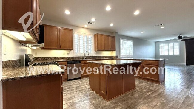 Building Photo - 8440 Hoover Ct