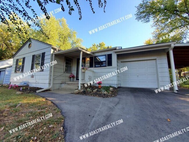 Building Photo - 4 Bedroom 2 Bath Ranch in Prairie Village-Coming SOON!!