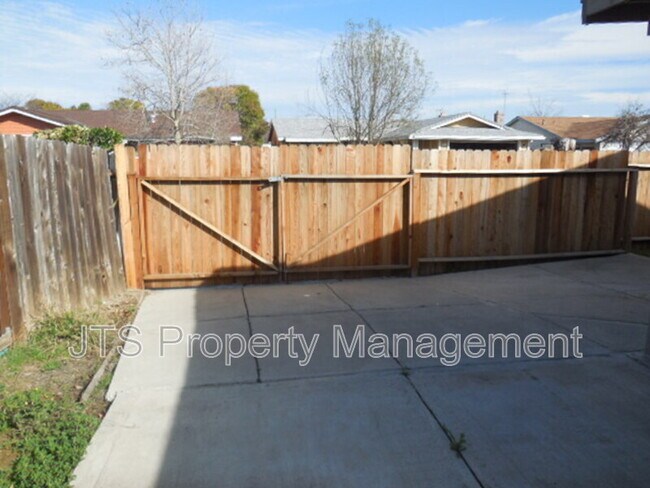 Building Photo - 100 Decathlon Cir