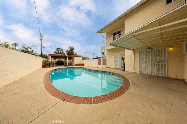 Building Photo - 642 N 6th Ave