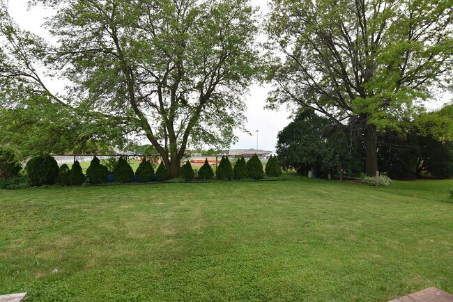 Building Photo - 1702 N Waterman Ave