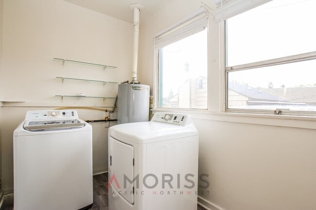 Building Photo - Cozy 2-Bedroom Home in Tacoma's Eastside — Move-In Ready!