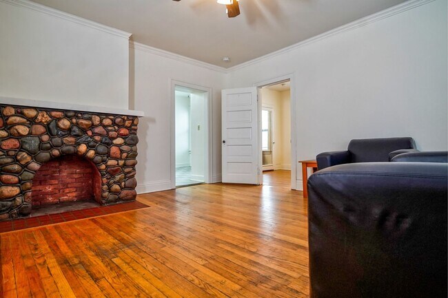 Building Photo - 212-214 N. Blount St.
