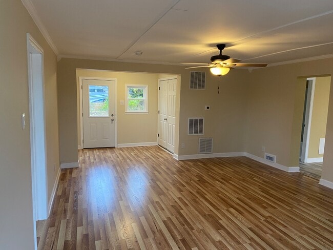 Building Photo - 903 Cattell Rd