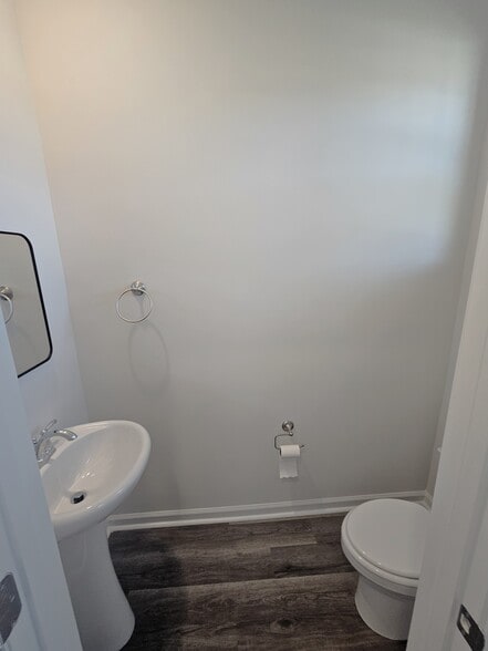 Building Photo - 3131 Fair Ridge Way