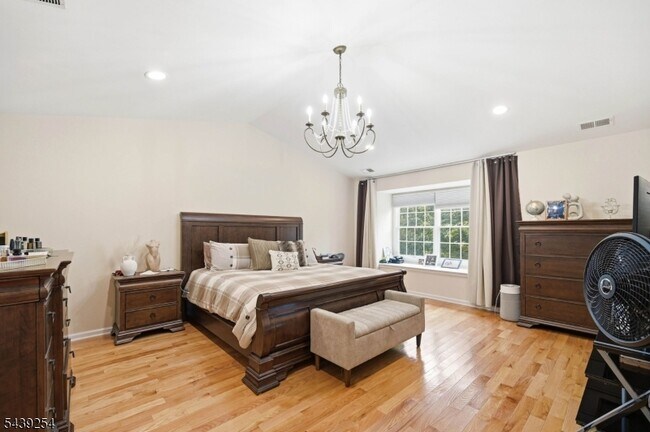 Building Photo - 75 Spring Hill Cir