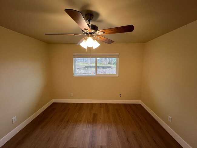 Building Photo - Gorgeous updated home with large side yard!