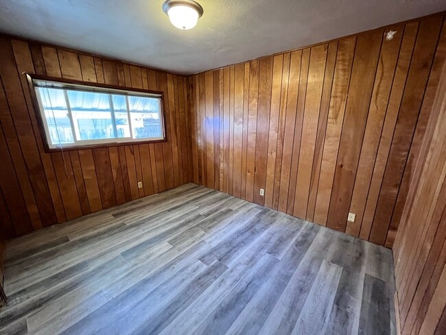 Building Photo - Move In Special: 1/2 Off 1st Months Rent