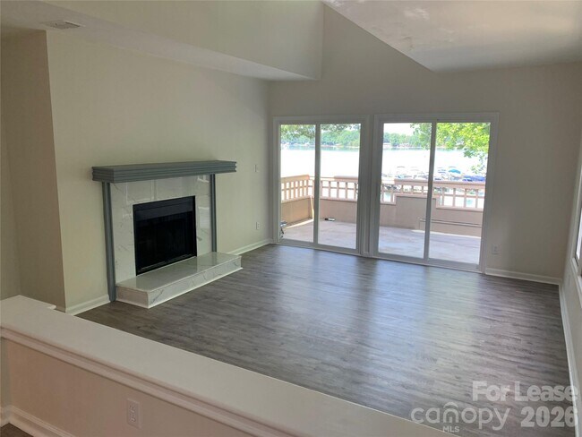 Building Photo - 672 Portside Dr