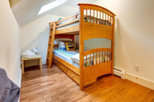 Building Photo - 74 Harvest Ln