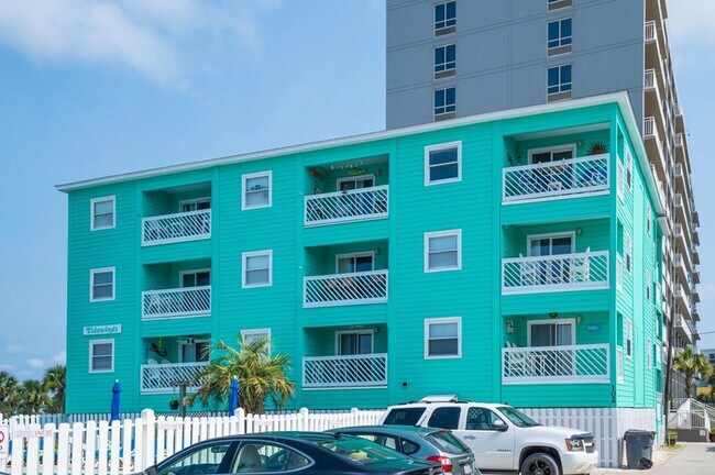 Building Photo - OFF-SEASON FURNISHED MONTHLY RENTAL AVAILABLE NOW