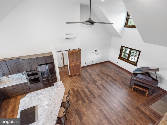 Building Photo - 42 Pine Grove Ln