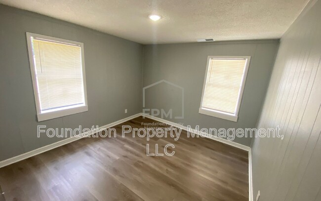 Building Photo - 1748 Benning St