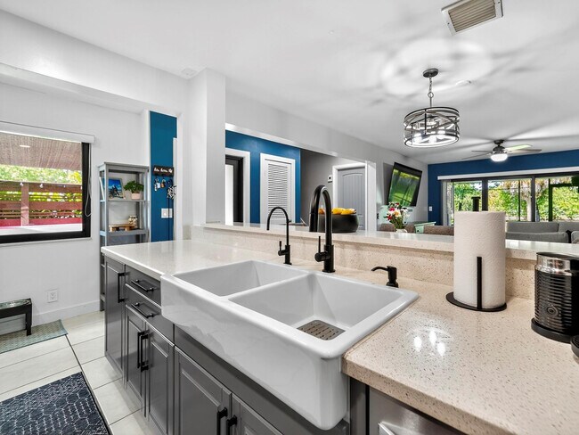 Building Photo - 8009 NW 71st Ct