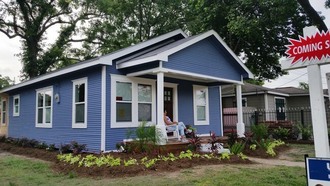 Primary Photo - 4401 Elysian St