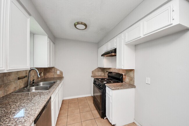 Building Photo - 12610 Chiswick Rd