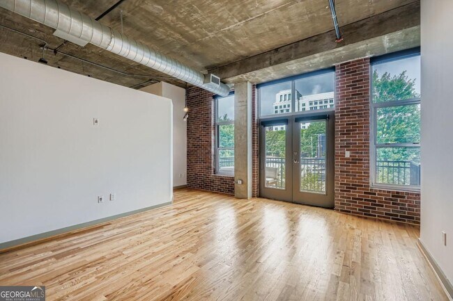 Building Photo - 1023 Juniper St NE