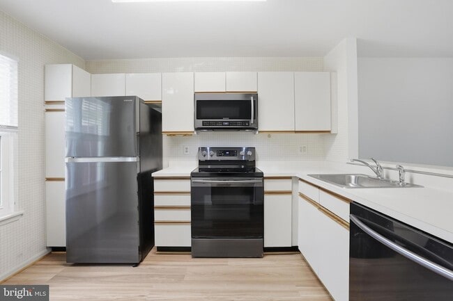 Building Photo - 2844 Yarling Ct