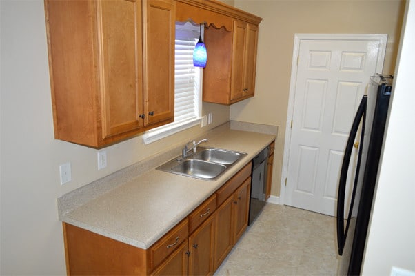 Building Photo - 2271 Dewey Dr