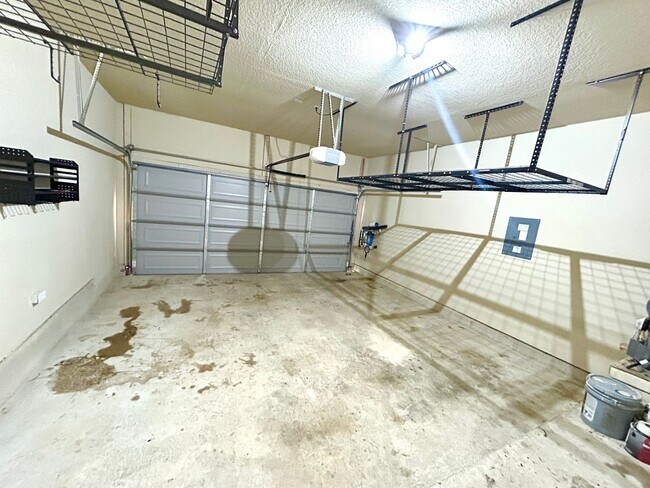 Building Photo - Modern Home with Fenced Backyard, Community Pool & Playground!