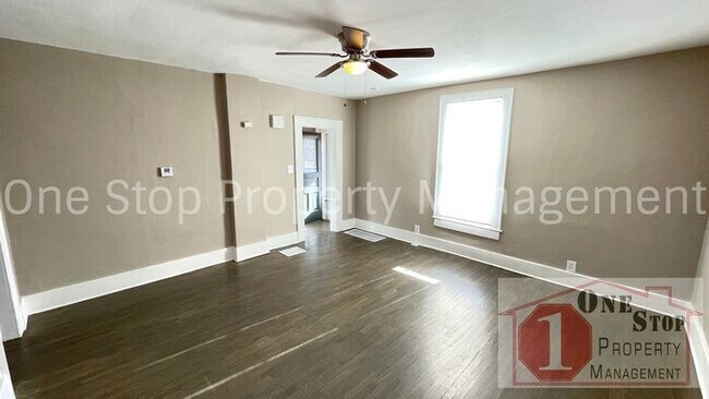 Building Photo - 3-bedroom, 2-bath in Liberty