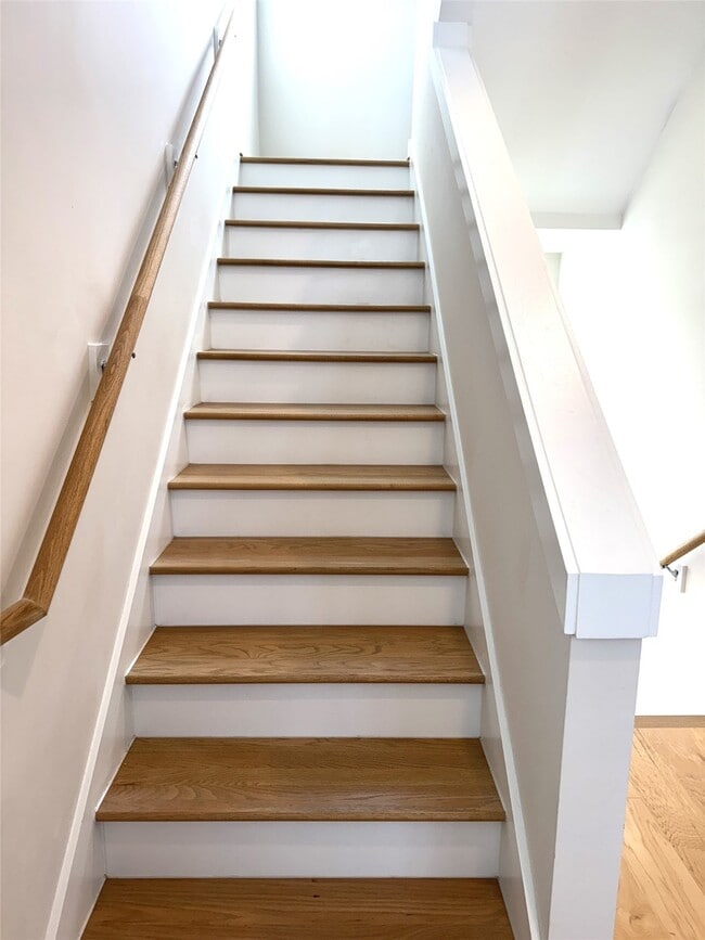 Building Photo - 5338 Donovan Gdns Ln