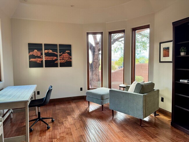 Building Photo - Furnished 3 Bedroom Entrada Home!!