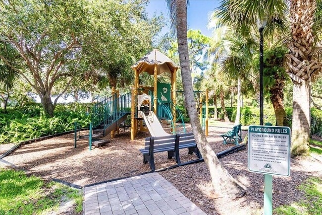 Building Photo - 556 Tomahawk Ct