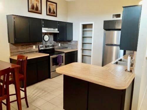 Building Photo - 2708 Mc Cart Ave