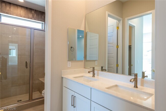 Building Photo - 5086 Cyn Xing St