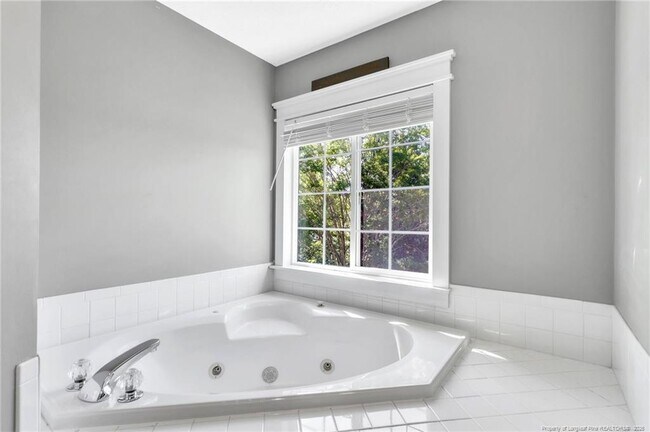 Building Photo - 6545 Ryefield Dr