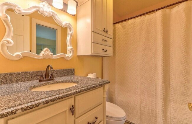 Building Photo - 1106 Loft Cove