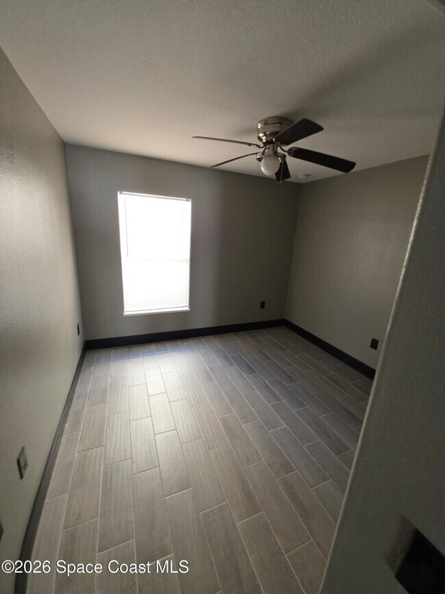 Building Photo - 5626 Andrea St