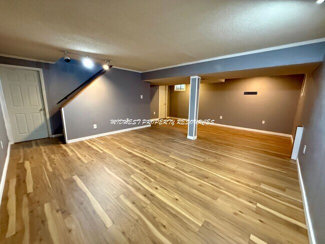 Building Photo - Spacious 4 Bedroom, 2 Bath Home for Lease in Lee's Summit, MO