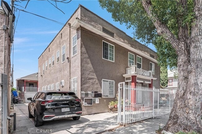 Building Photo - 166 E 36th Pl